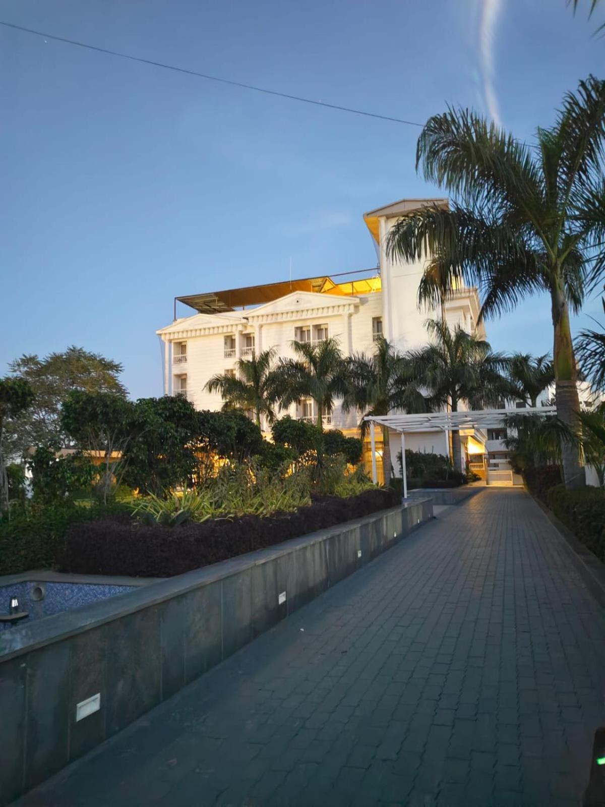 Hotel Jai Vilas Bhīlwāra Zewnętrze zdjęcie